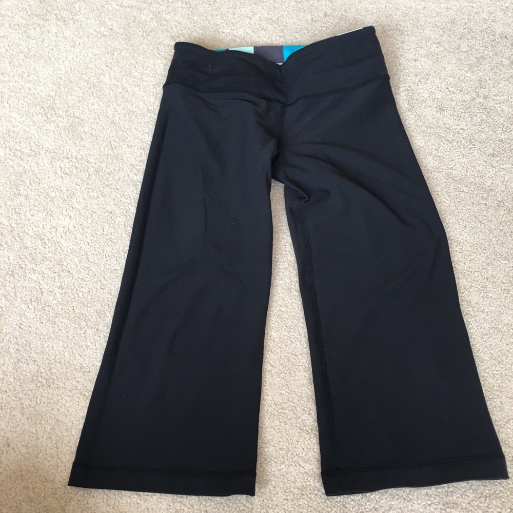 lululemon Multi-Color Block Groove Crop Leggings-6 - Picture 8 of 9